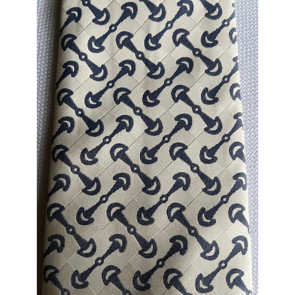 Gucci 100% Silk Cream + Navy Blue Tie - Picture 3 of 6